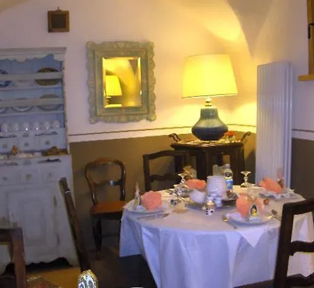 Maison Colombot بيت ضيافة