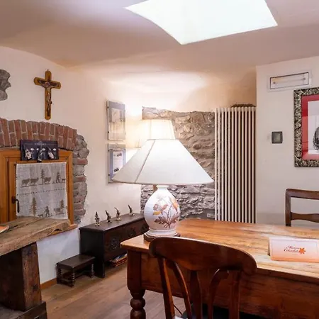 בית הארחה Maison Colombot אאוסטה