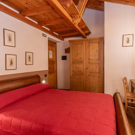 בית הארחה Maison Colombot 3*