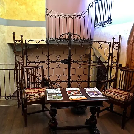 Maison Colombot 3* אאוסטה