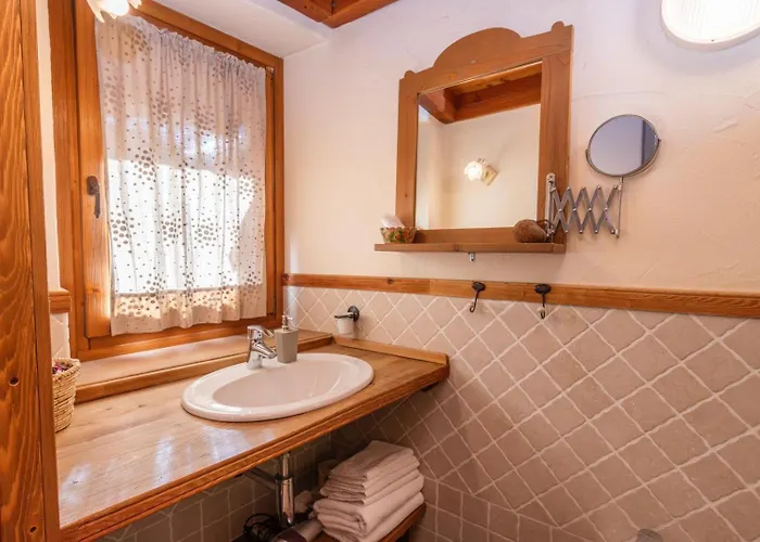 Maison Colombot בית הארחה